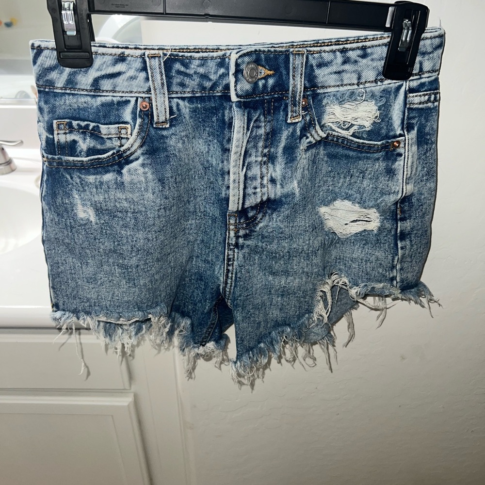 Wild fable size 0 distressed shorts